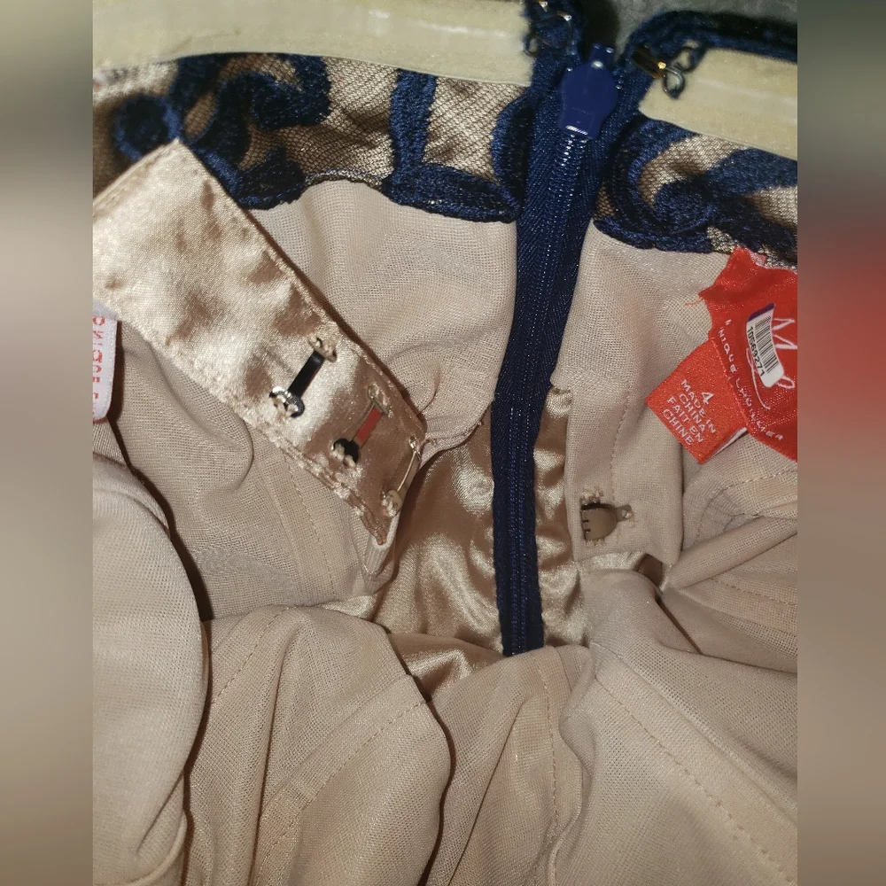 Monique LHUILLIER evening dress - Picture 5 of 7